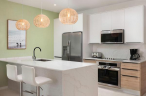 Azzurro 5 - Walk to beach 3 bed porters home